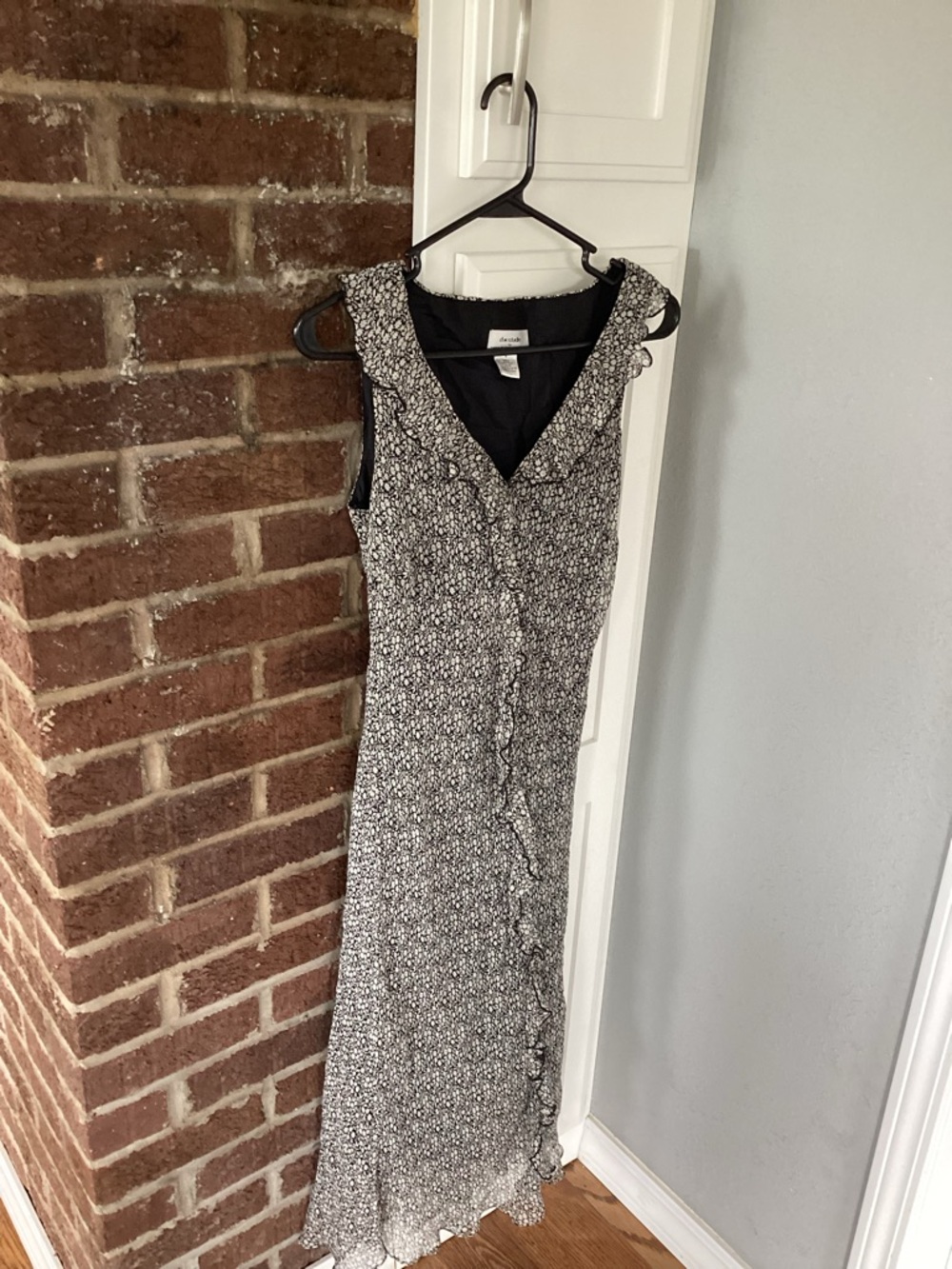 Vintage Black & White Floral Ruffle Maxi Dress - Sleeveless V-Neck